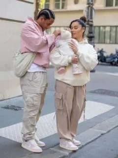 neutral family photo outfits